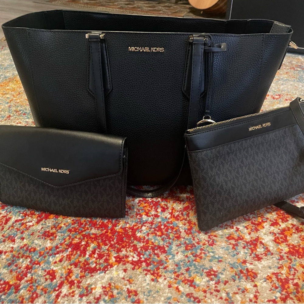 Set of 3 Michael Kors Charlotte Bags!